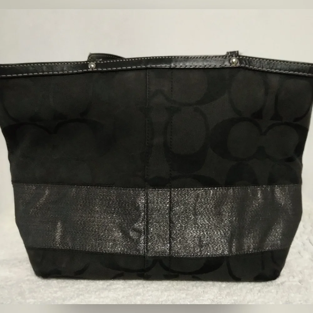 Authentic Coach Black Hamptons Signature Stripe Tote Purse - 10124